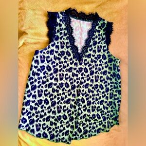 Sexy green leopard with black lace sleeveless blouse